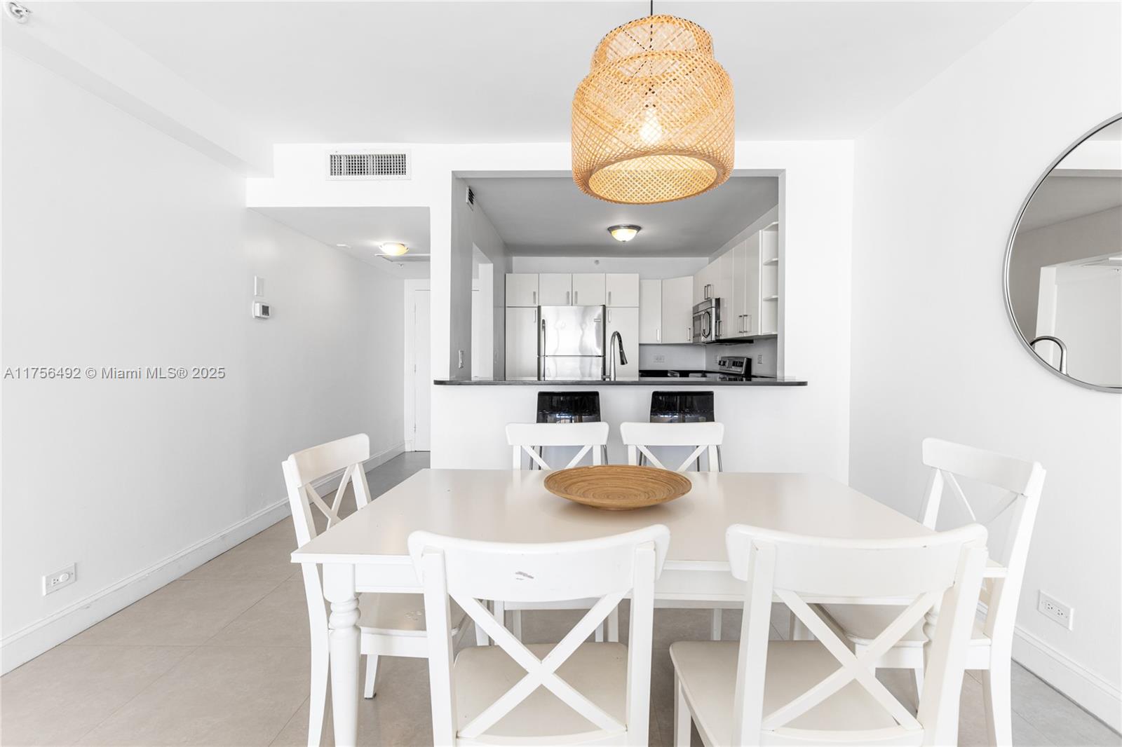 5601 Collins Ave # 812