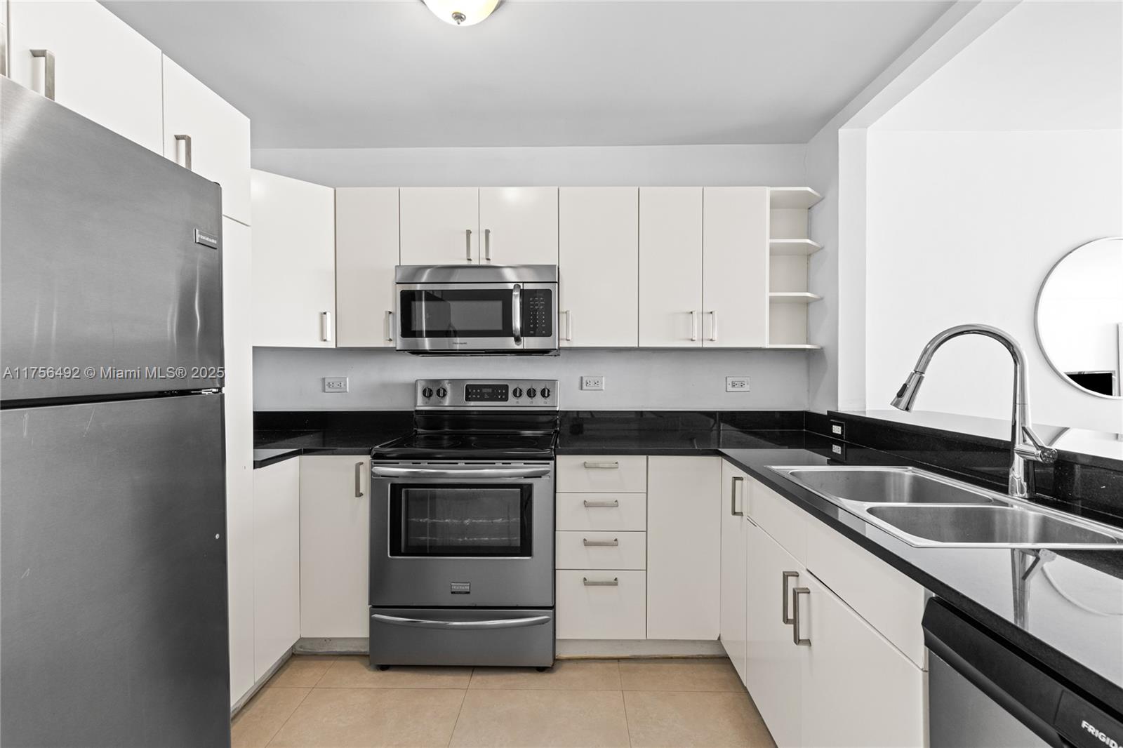 5601 Collins Ave # 812