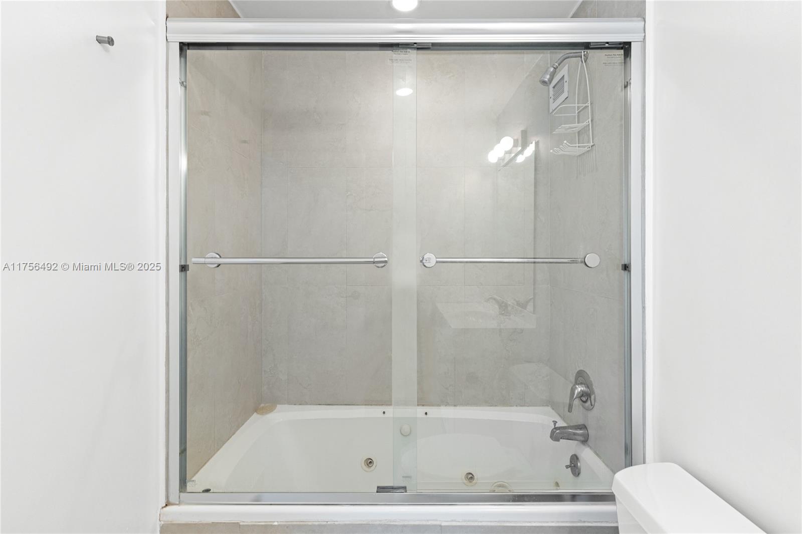 5601 Collins Ave # 812