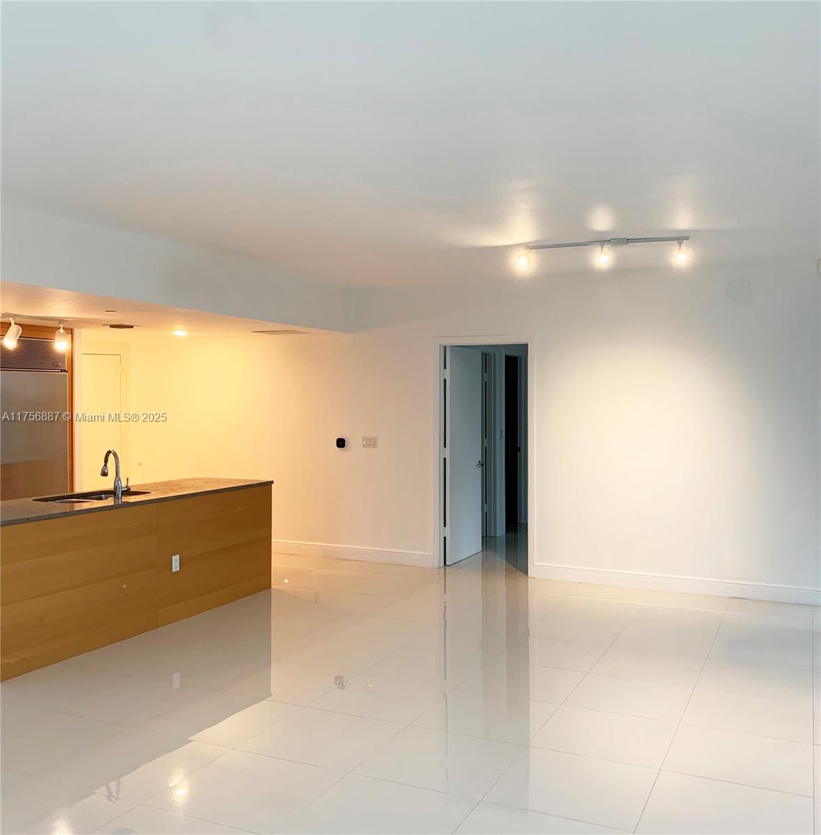 465 Brickell Ave # 1002