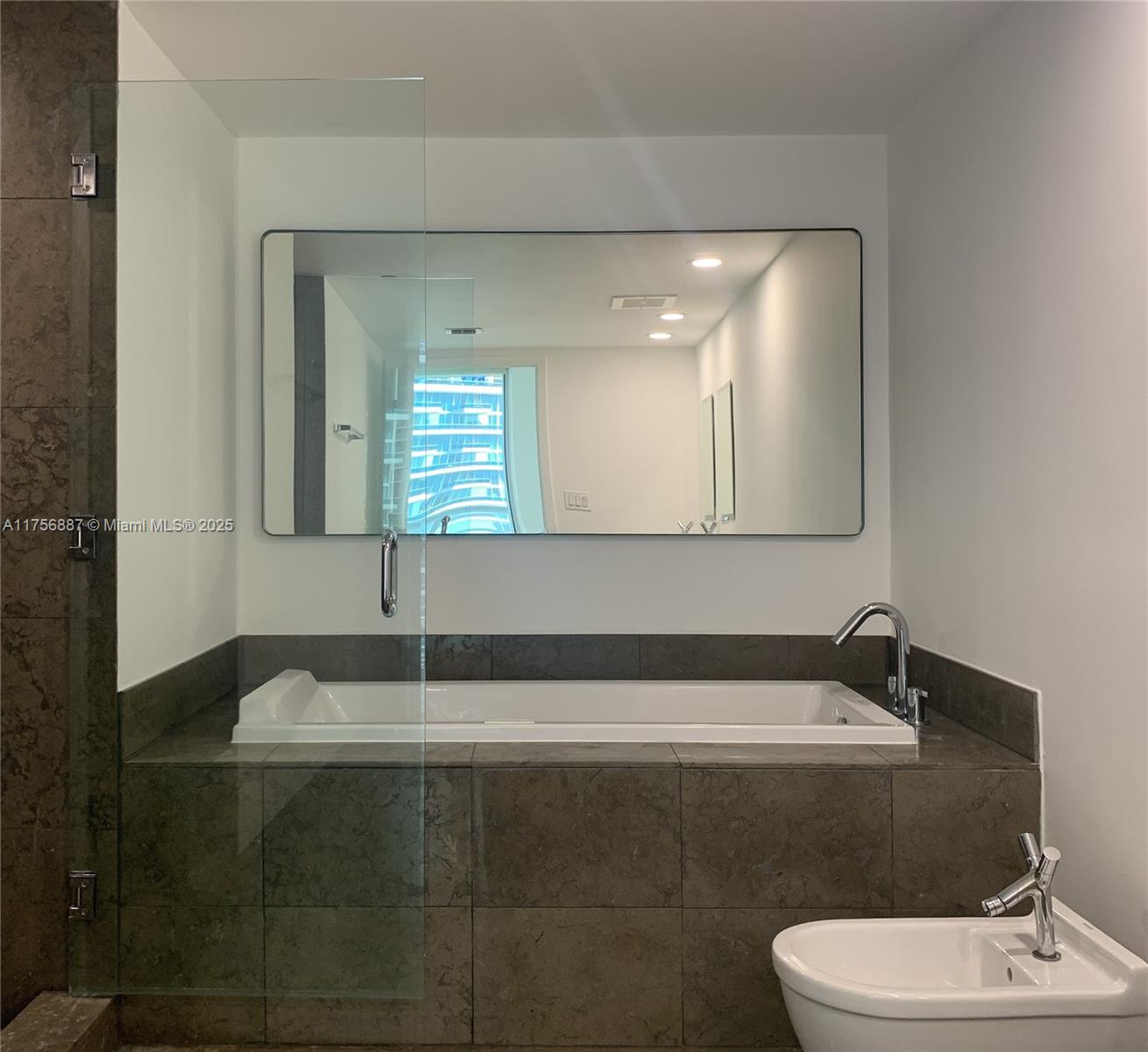465 Brickell Ave # 1002