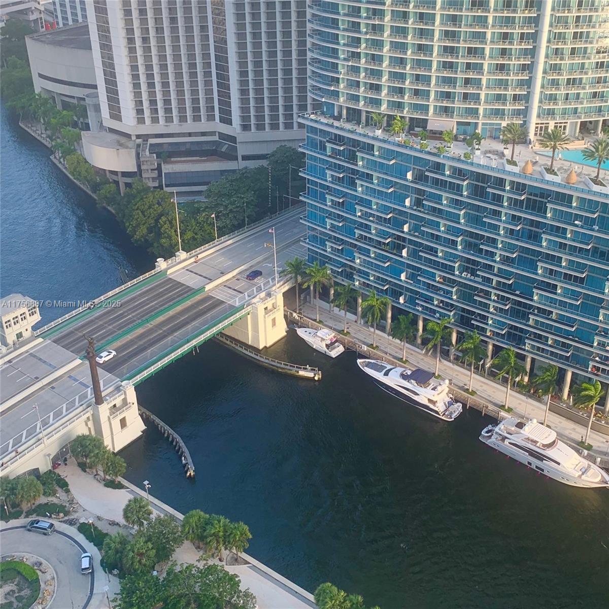465 Brickell Ave # 1002