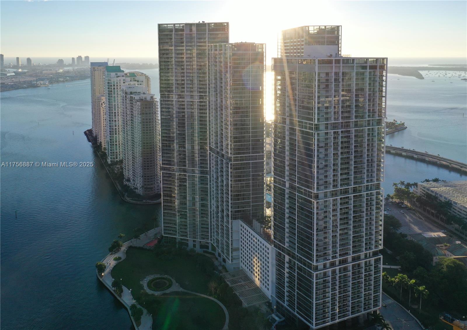 465 Brickell Ave # 1002