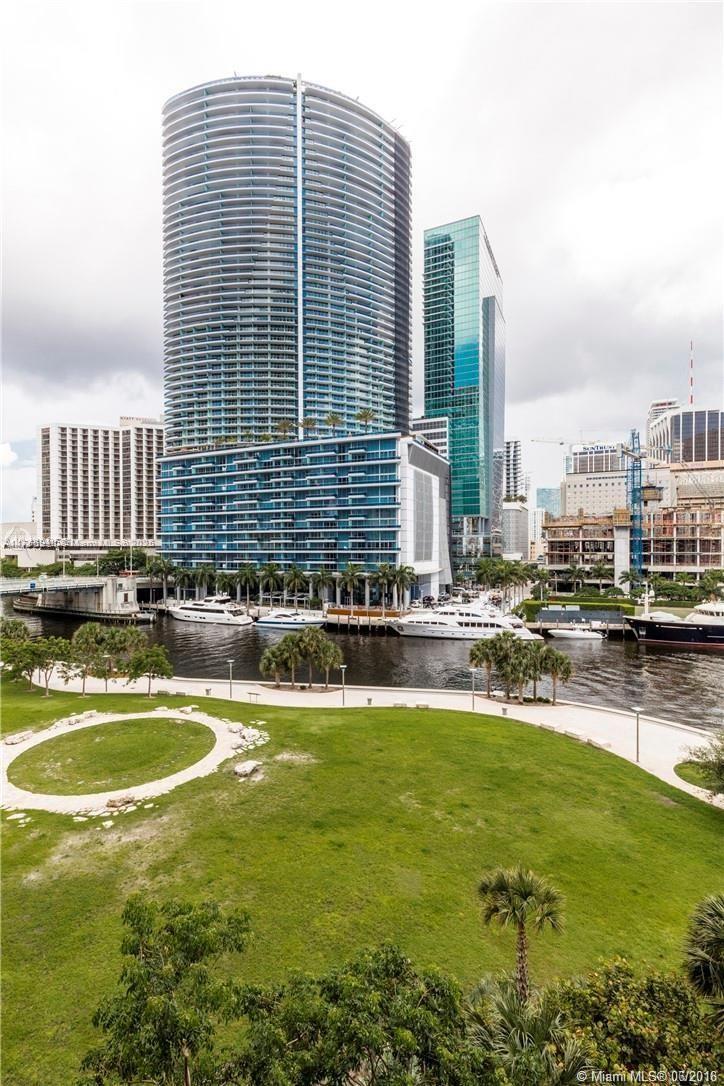 465 Brickell Ave # 604