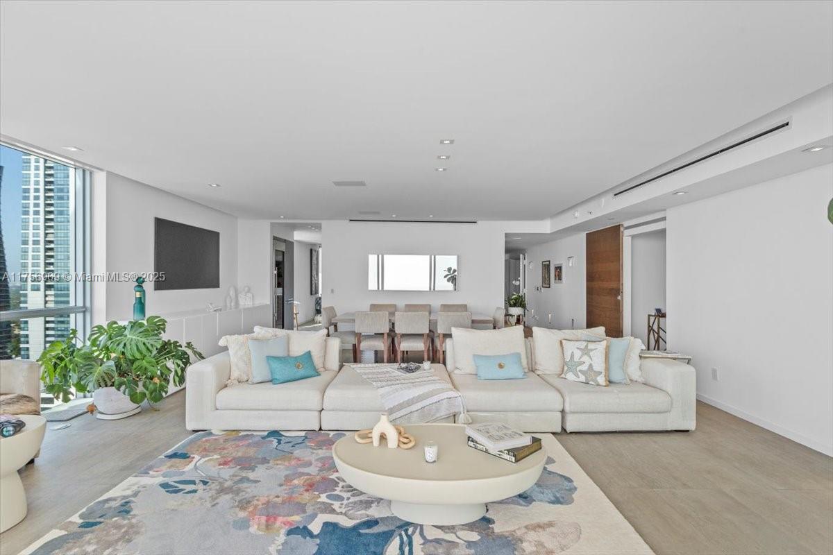 1331 Brickell Bay Dr # 4211