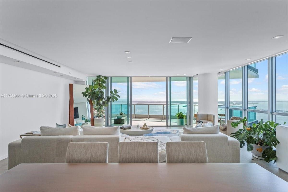 1331 Brickell Bay Dr # 4211