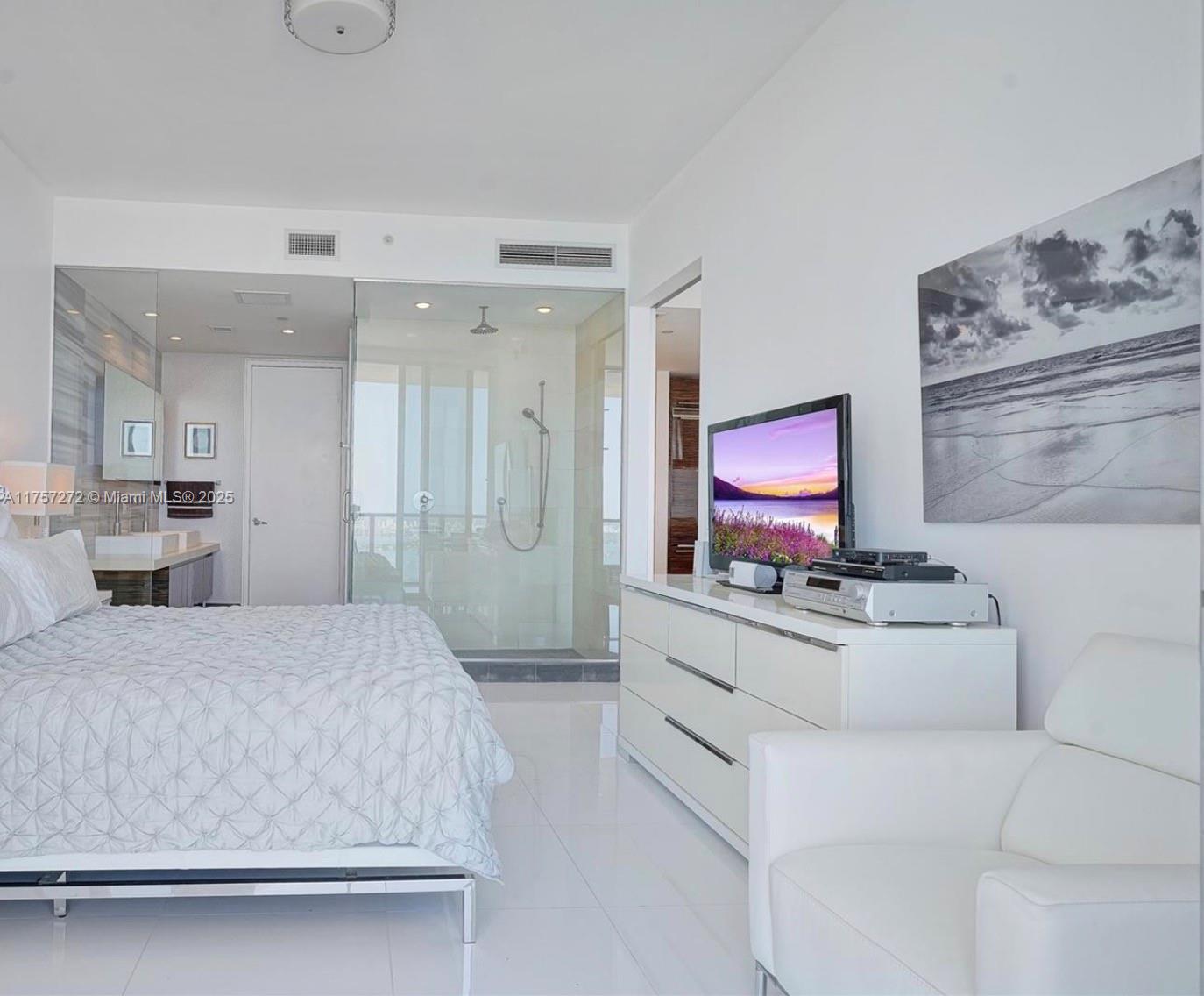 1100 Biscayne Blvd # 4803