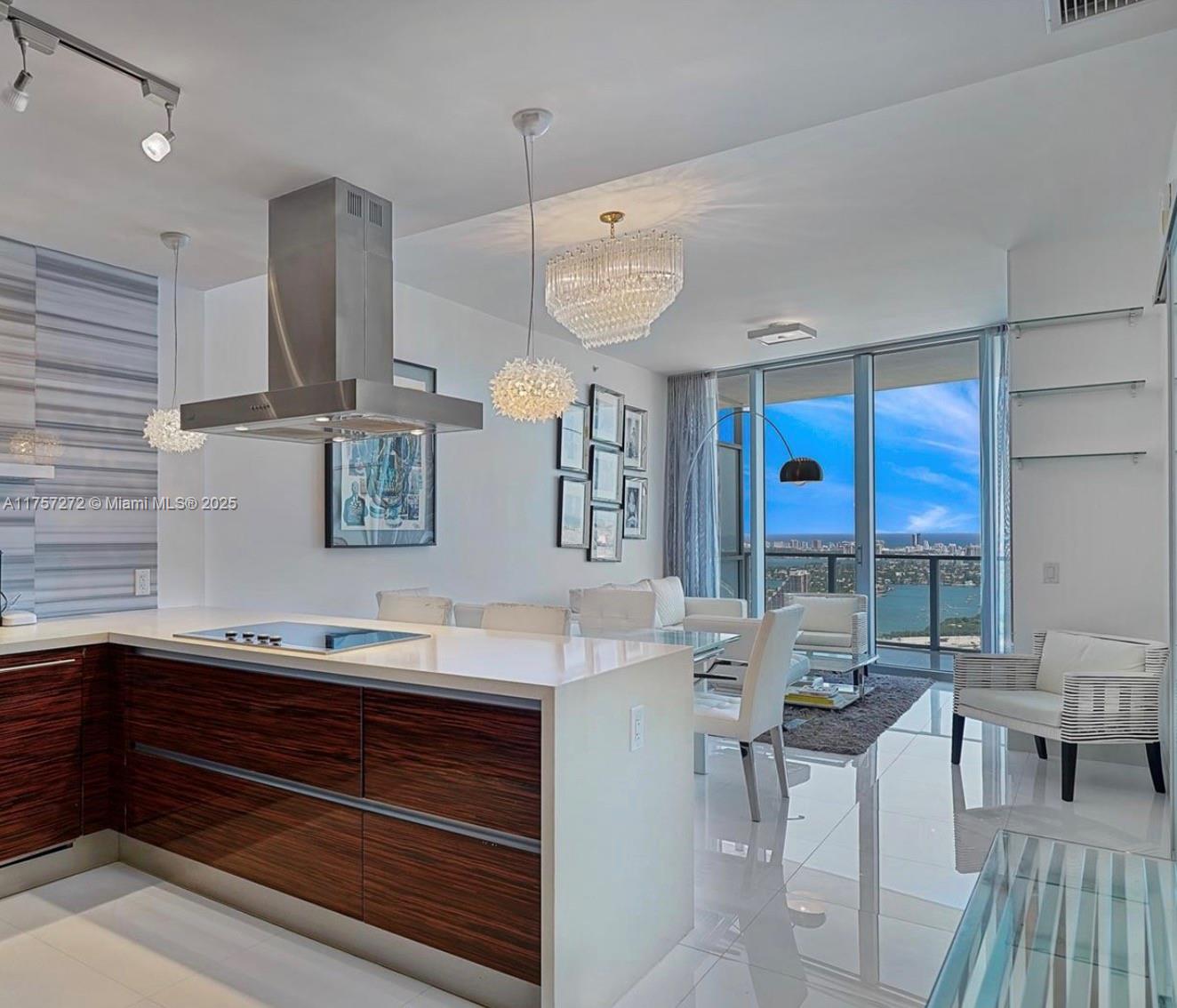 1100 Biscayne Blvd # 4803