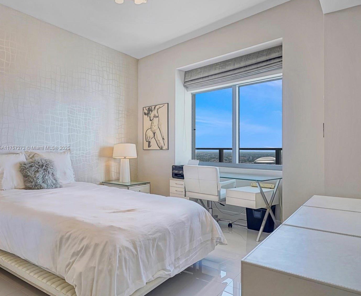 1100 Biscayne Blvd # 4803