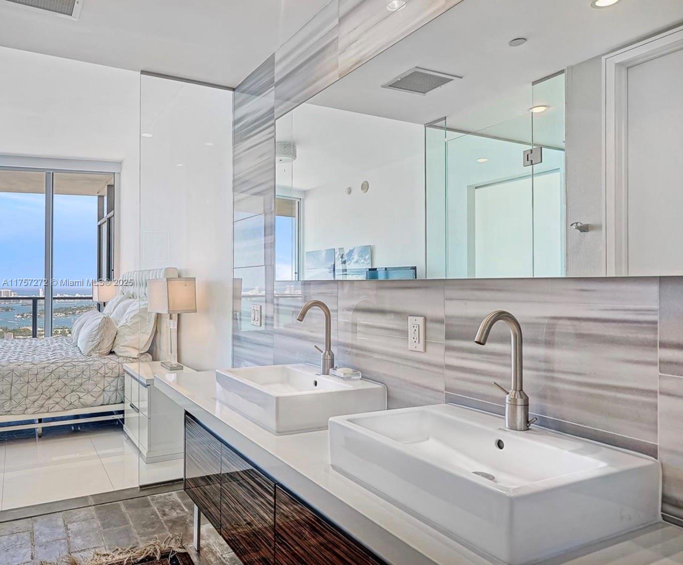 1100 Biscayne Blvd # 4803