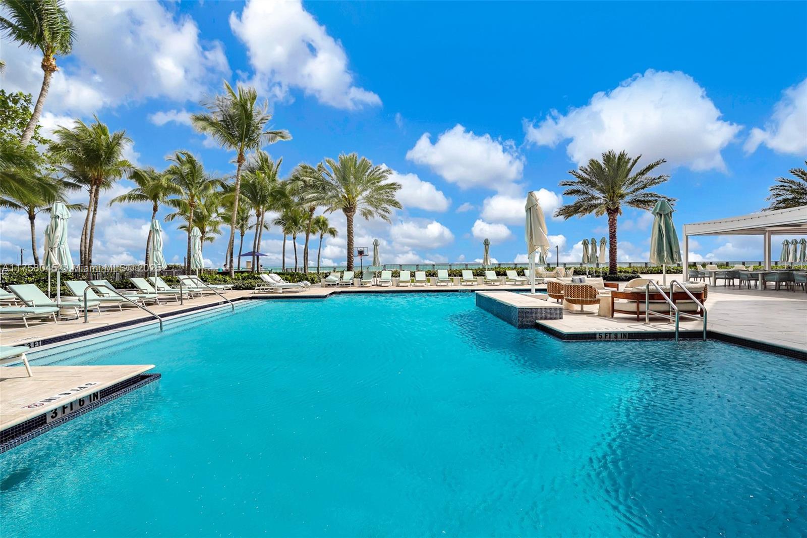 16047 Collins Ave Unit: PH3501