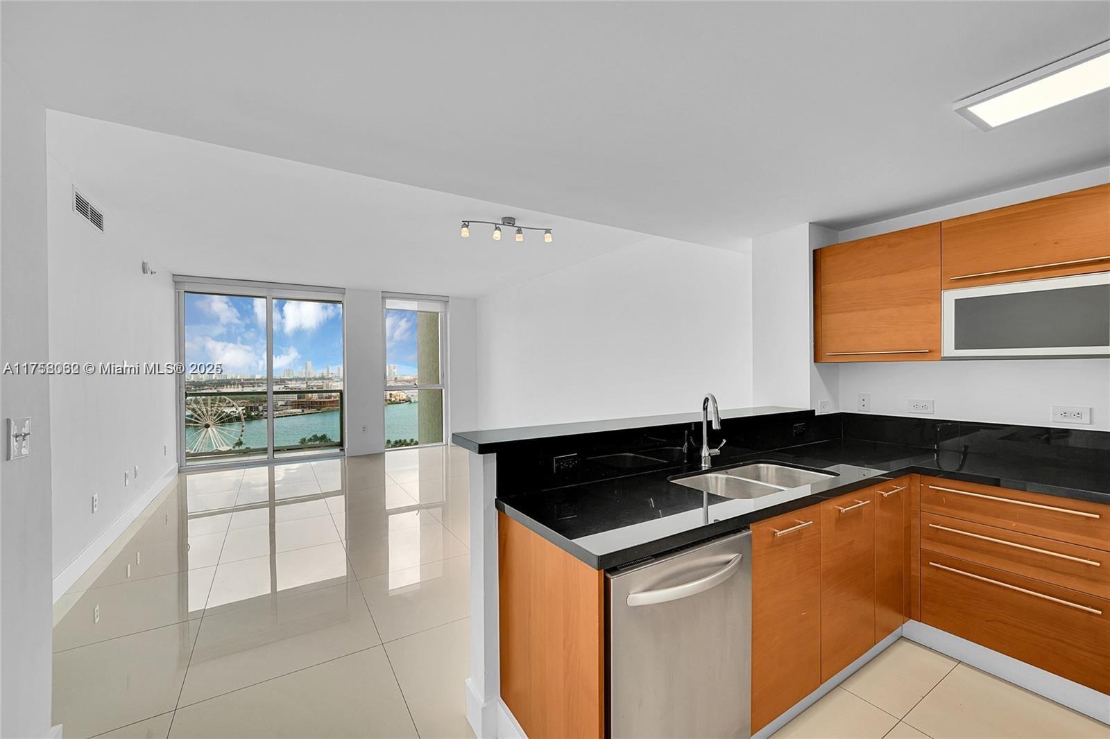 253 NE 2nd St # 2307