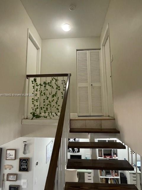 6500 Kendale Lakes Dr # 108