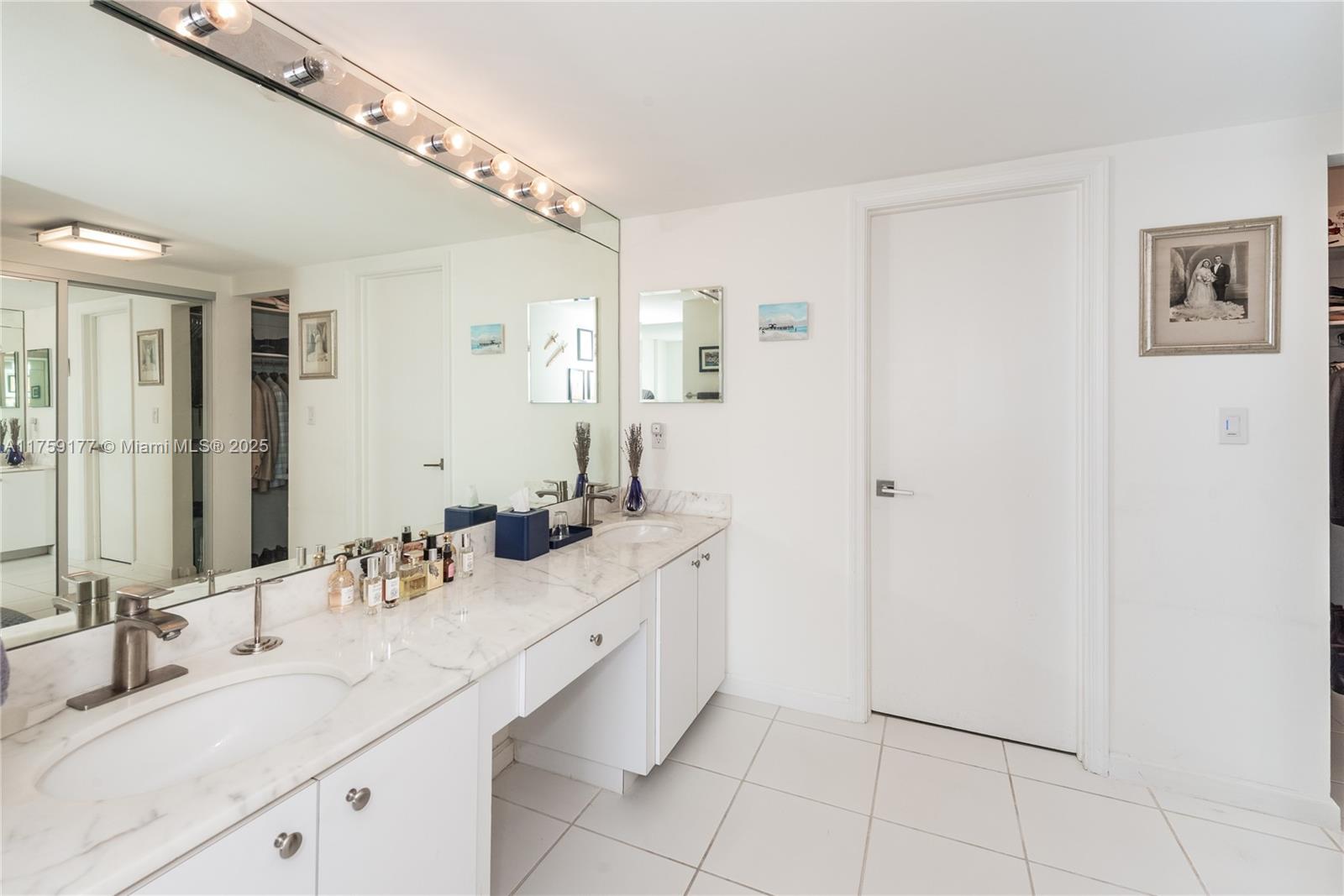 155 Ocean Lane Dr # 1113