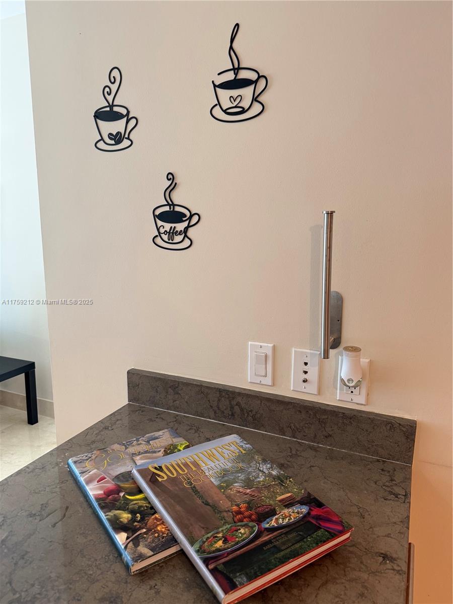 475 Brickell Ave # 3913