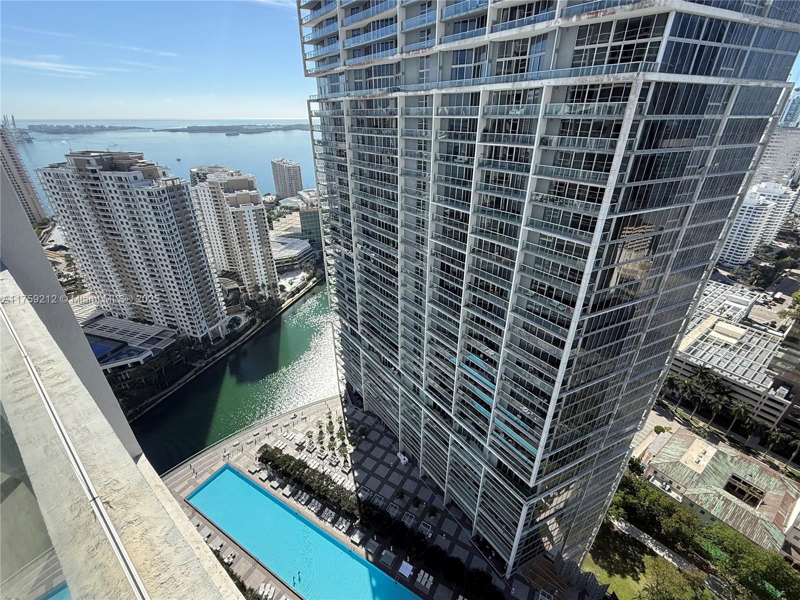 475 Brickell Ave # 3913