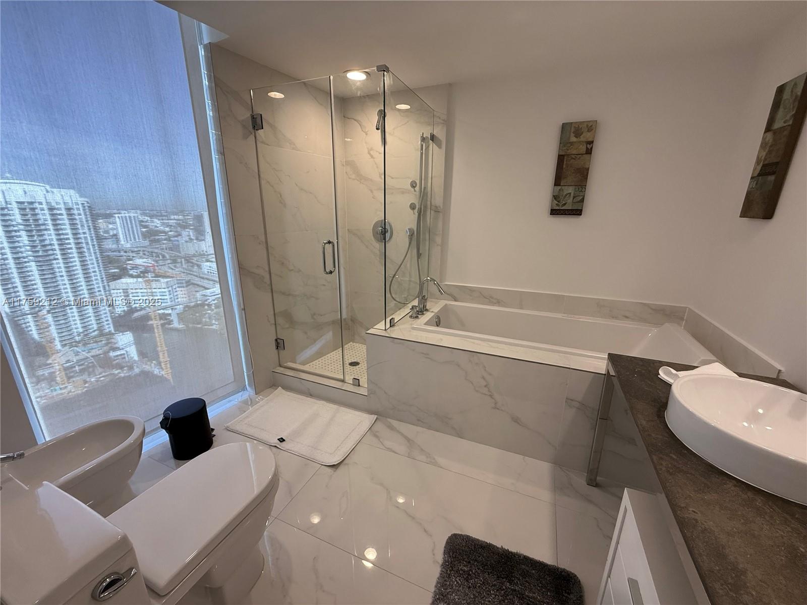 475 Brickell Ave # 3913