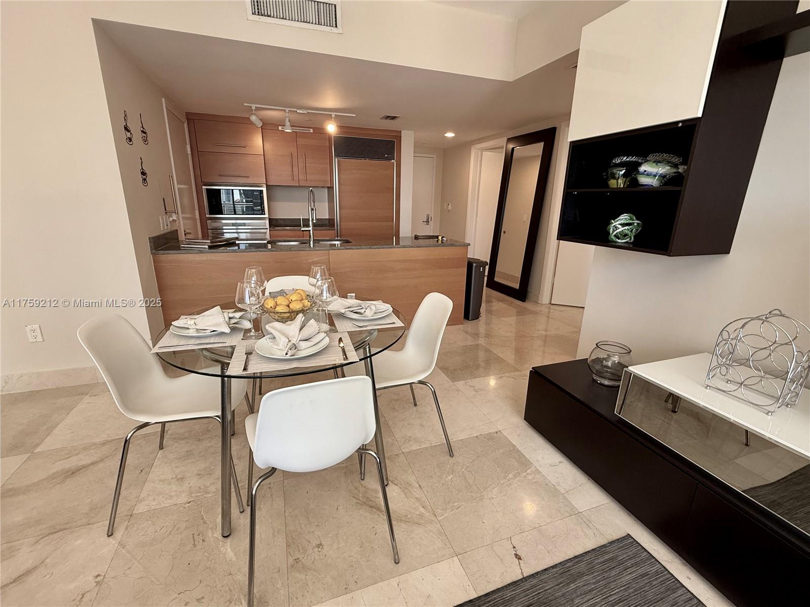 475 Brickell Ave # 3913