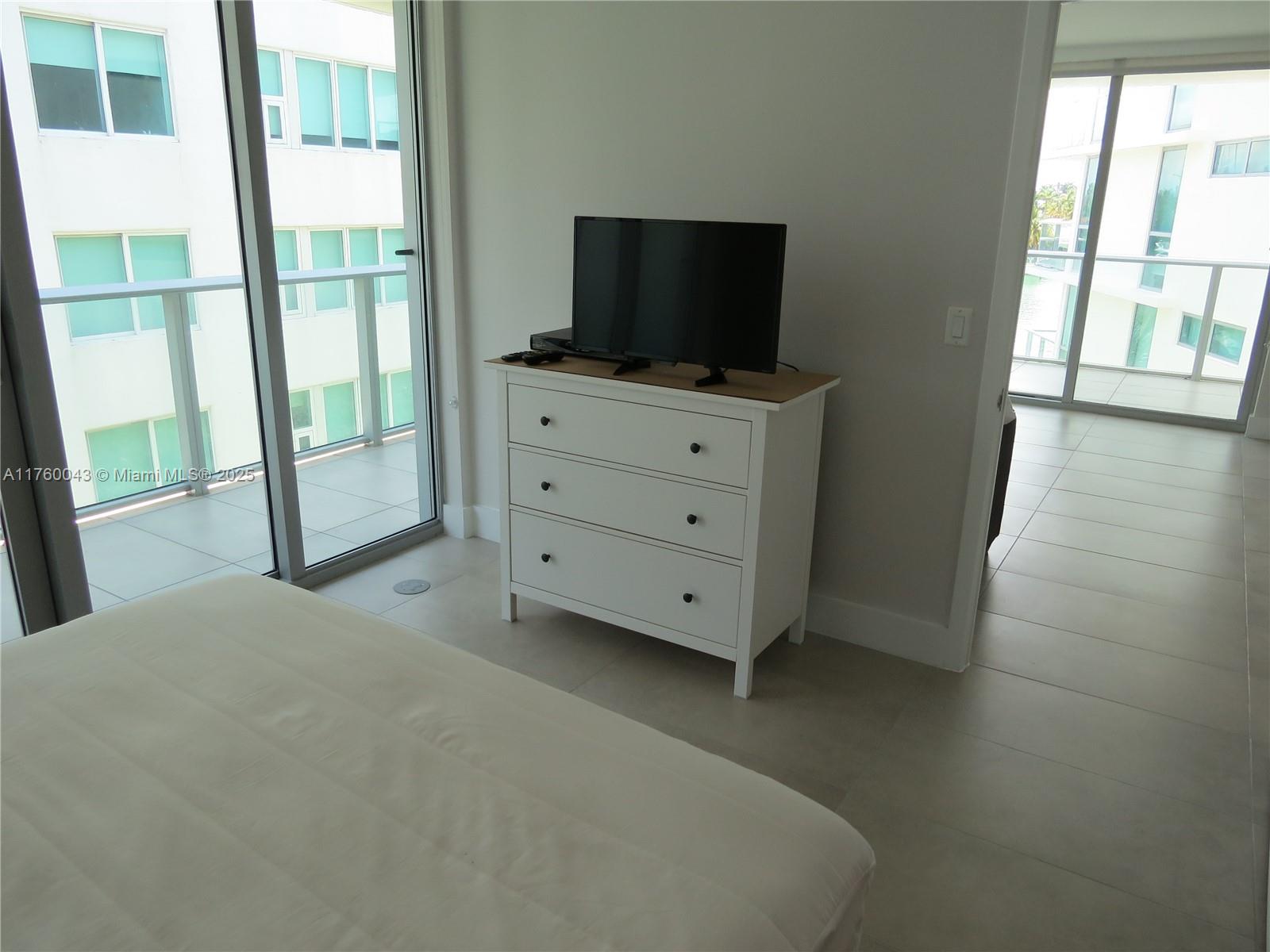 6620 Indian Creek Dr # 401