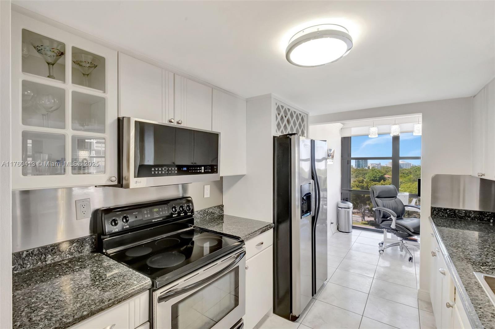 1925 Brickell Ave # D901