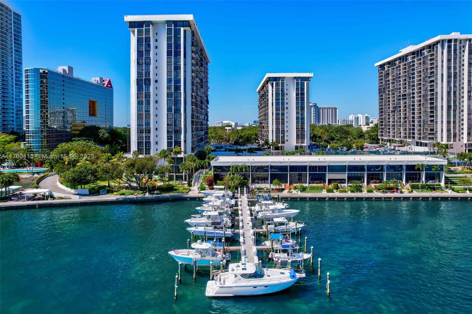1925 Brickell Ave # D901