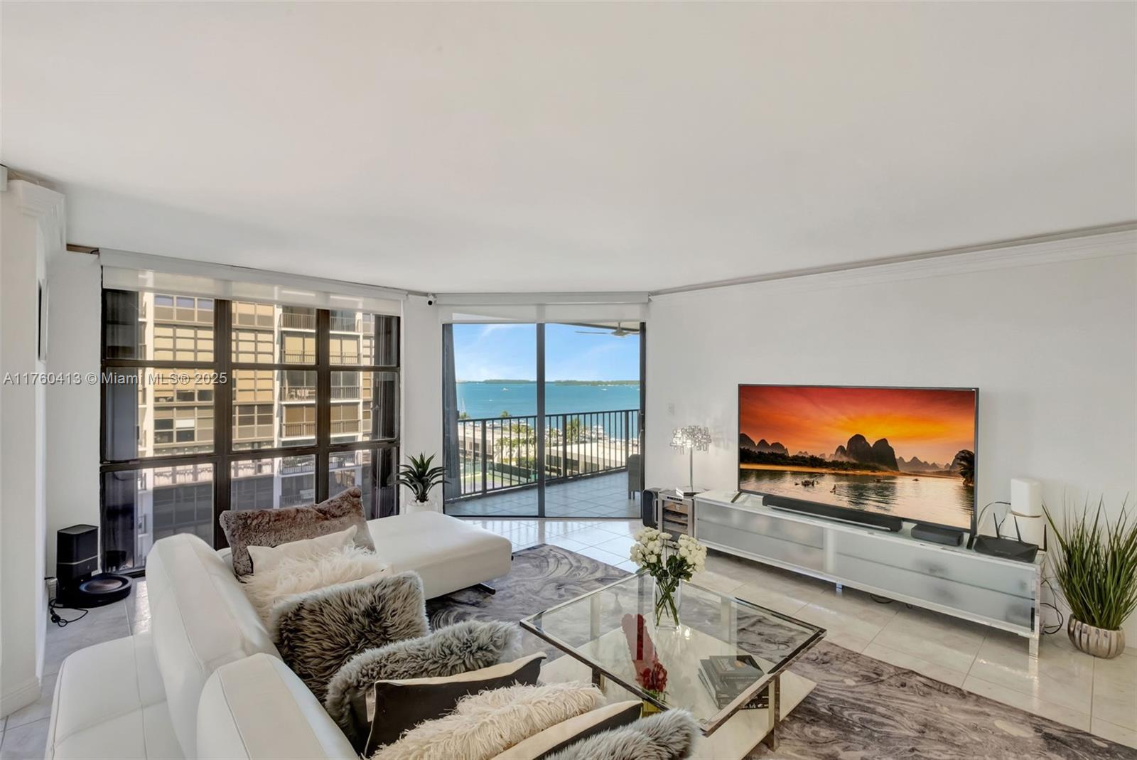 1925 Brickell Ave # D901