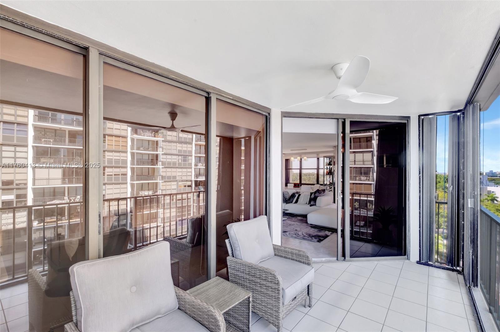 1925 Brickell Ave # D901