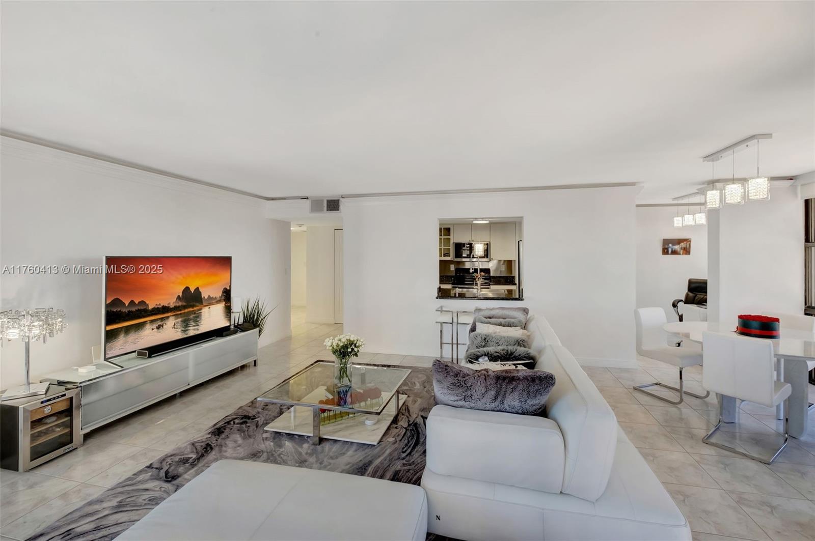 1925 Brickell Ave # D901