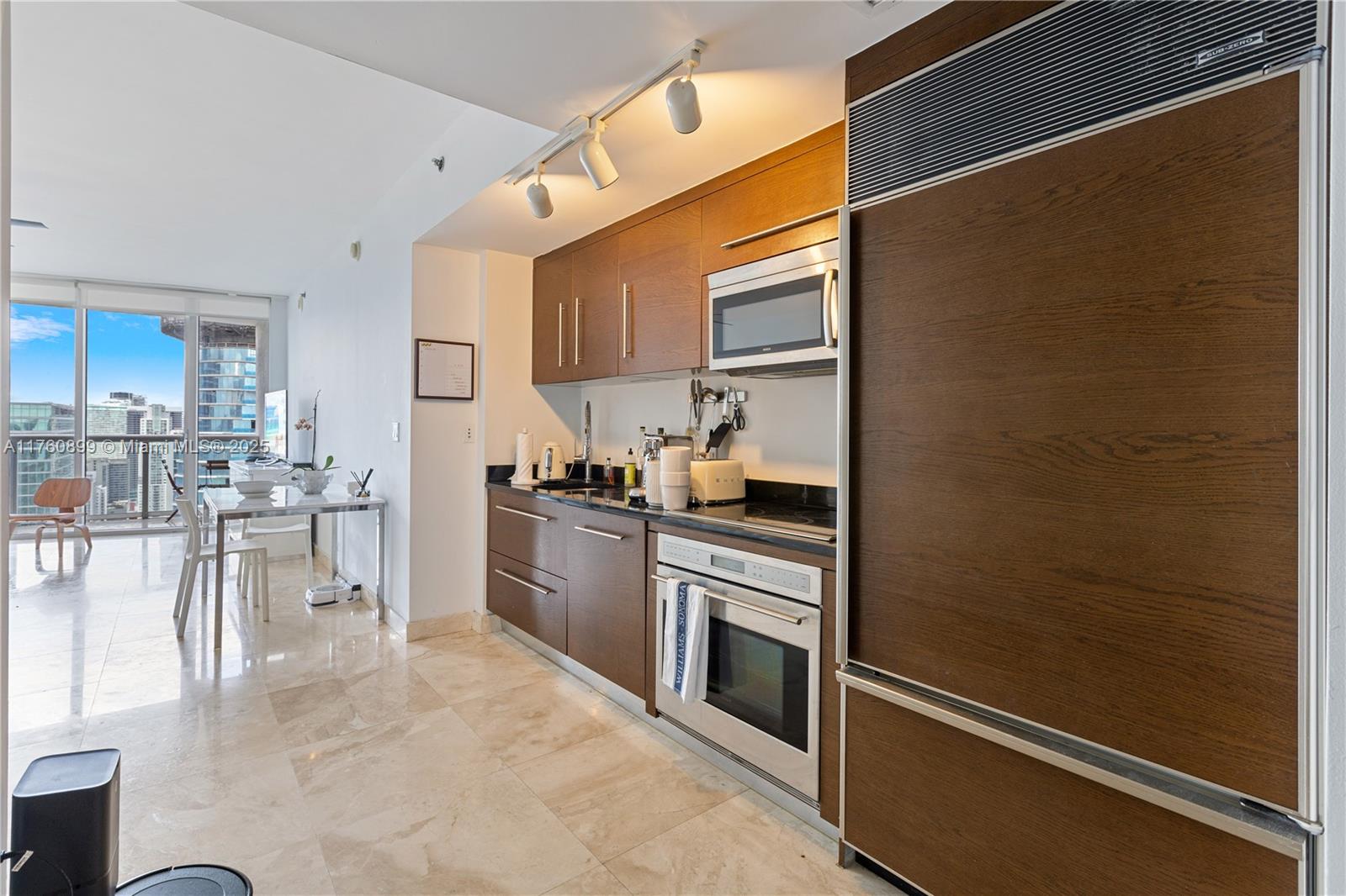 475 Brickell Ave # 4810