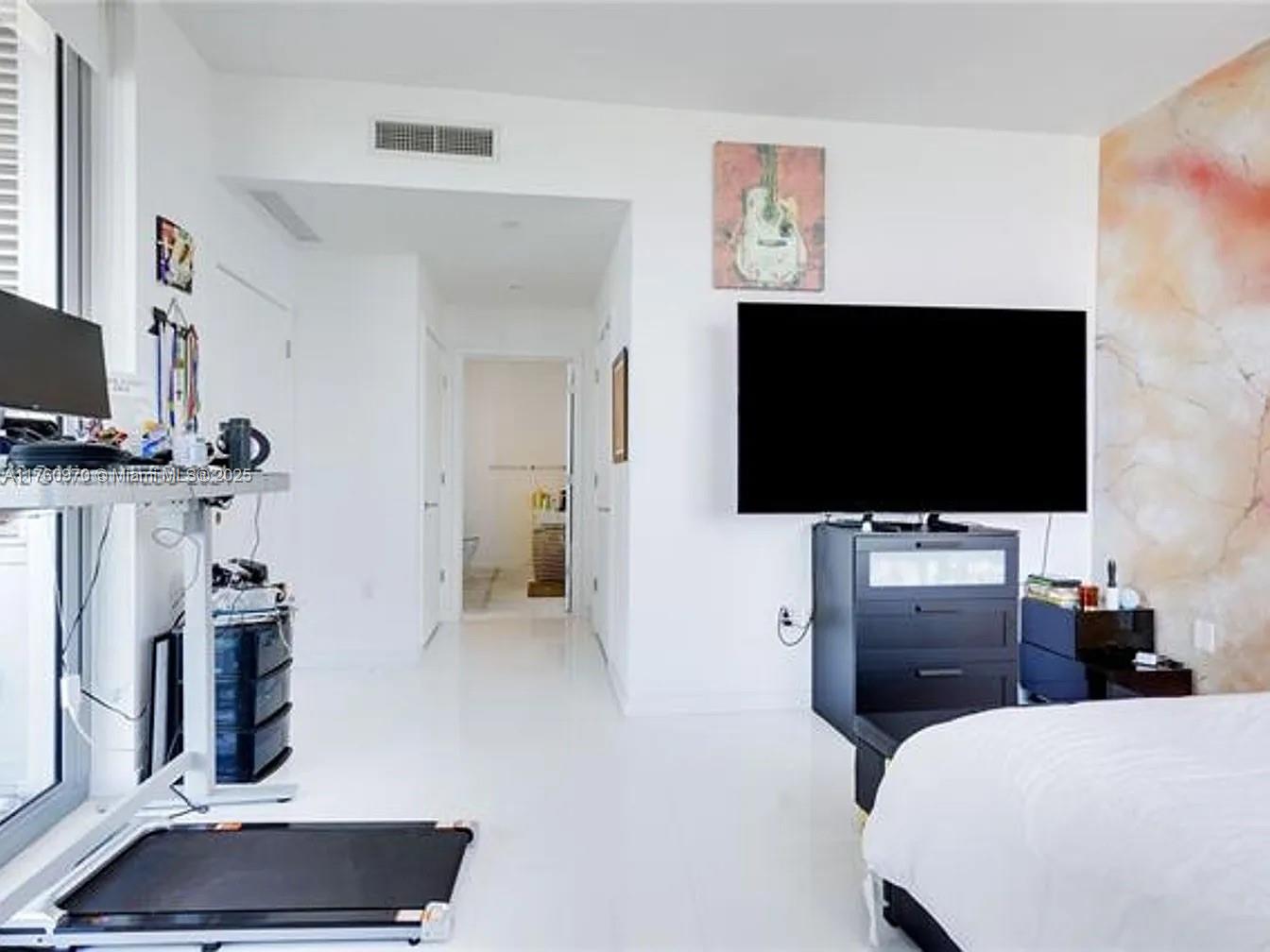 851 NE 1st Ave # 3000