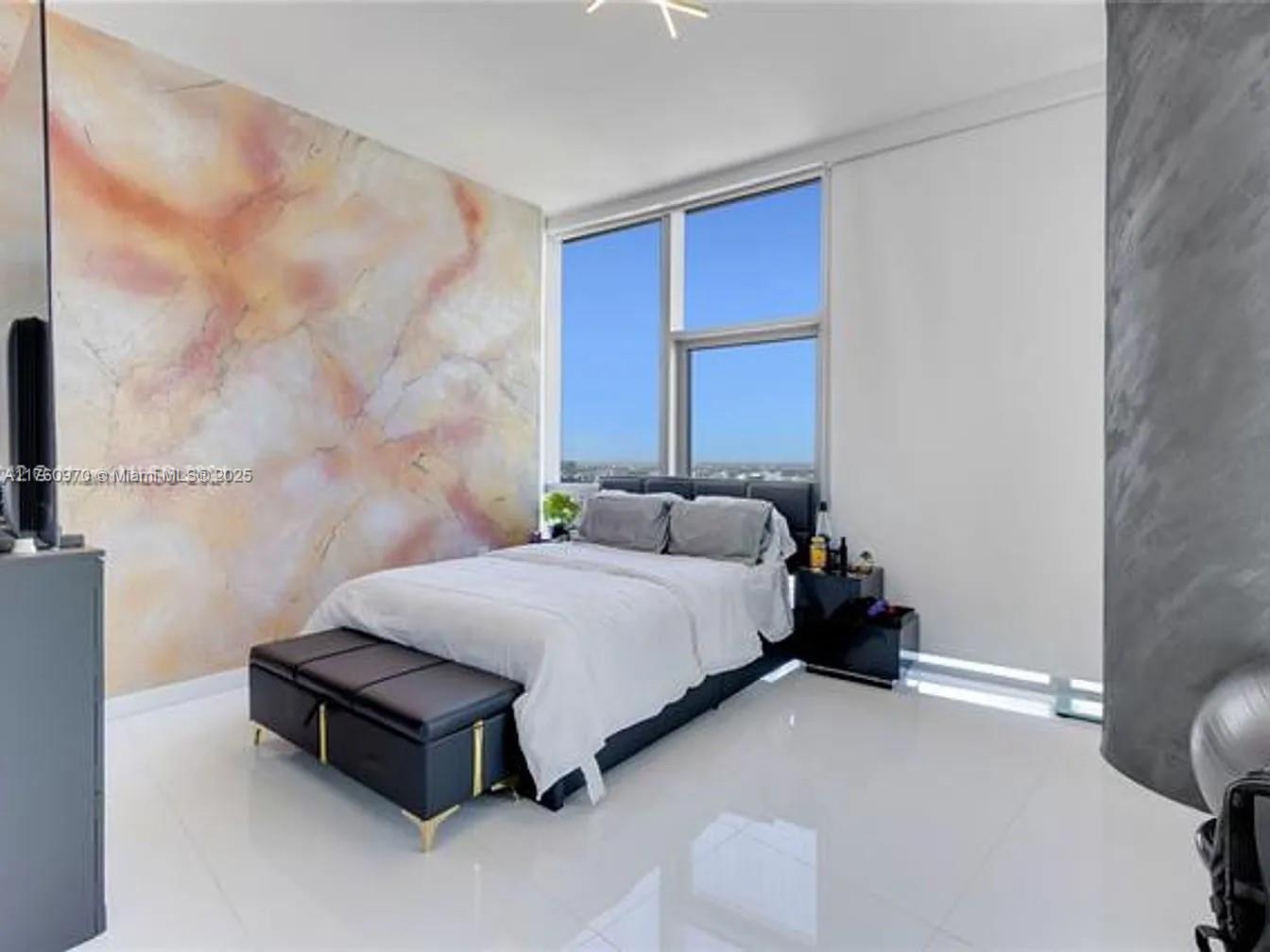 851 NE 1st Ave # 3000