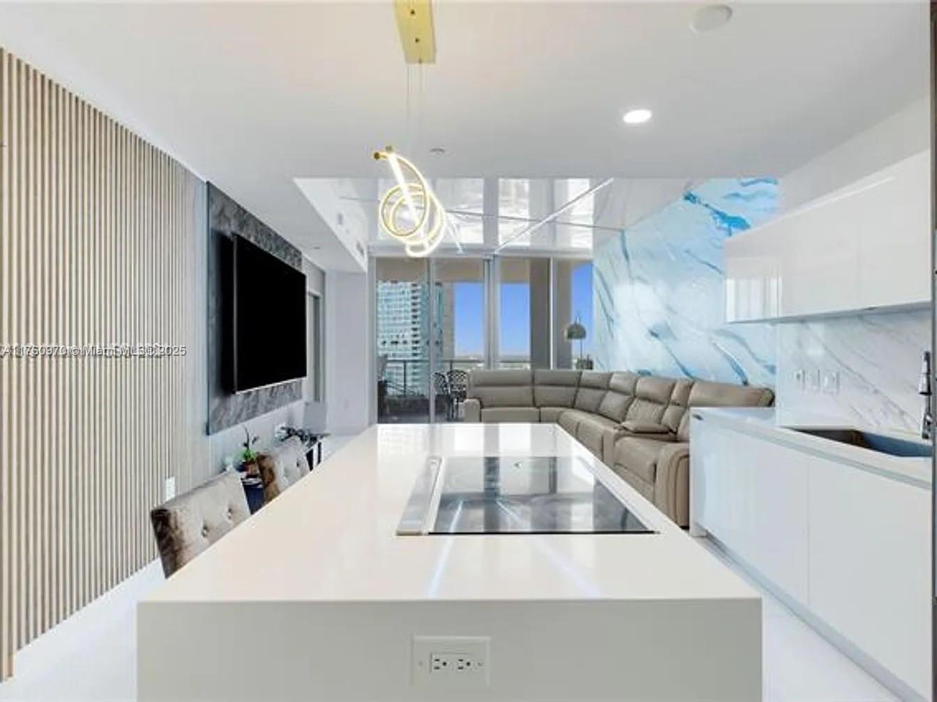 851 NE 1st Ave # 3000