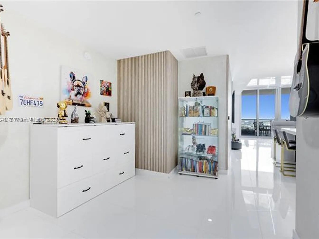 851 NE 1st Ave # 3000