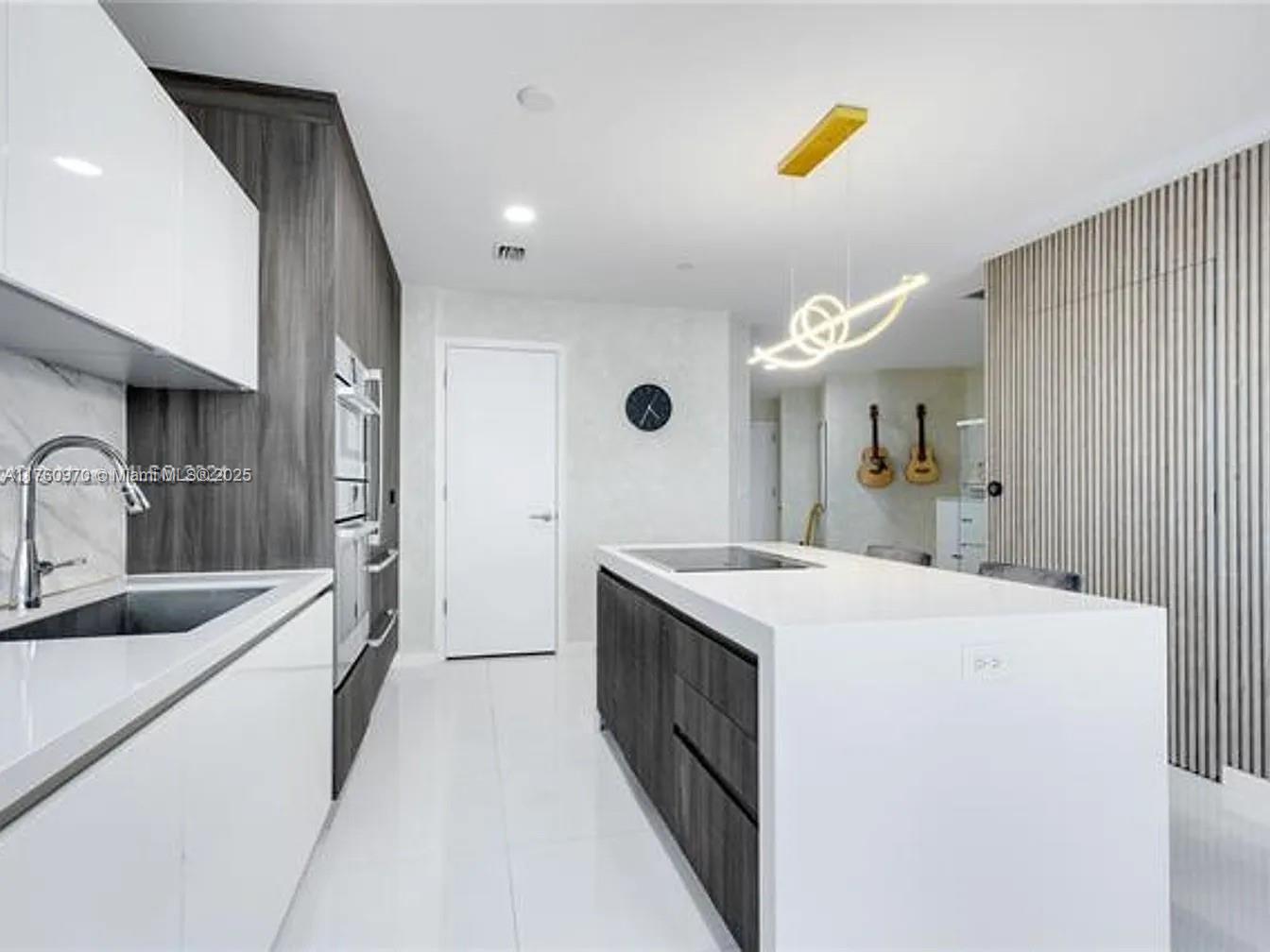 851 NE 1st Ave # 3000