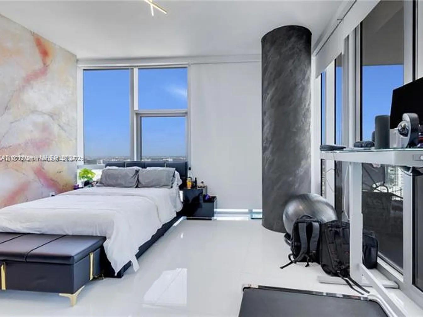 851 NE 1st Ave # 3000