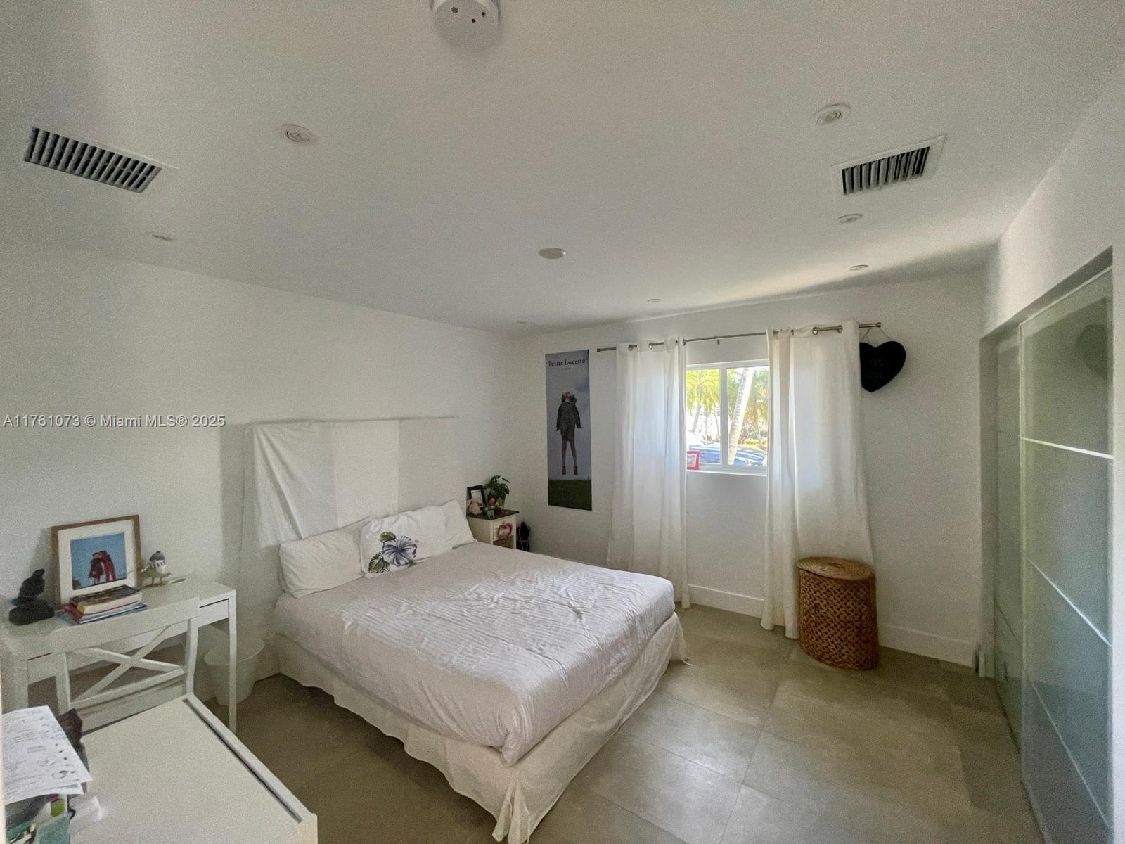 5801 SW 44th Ter