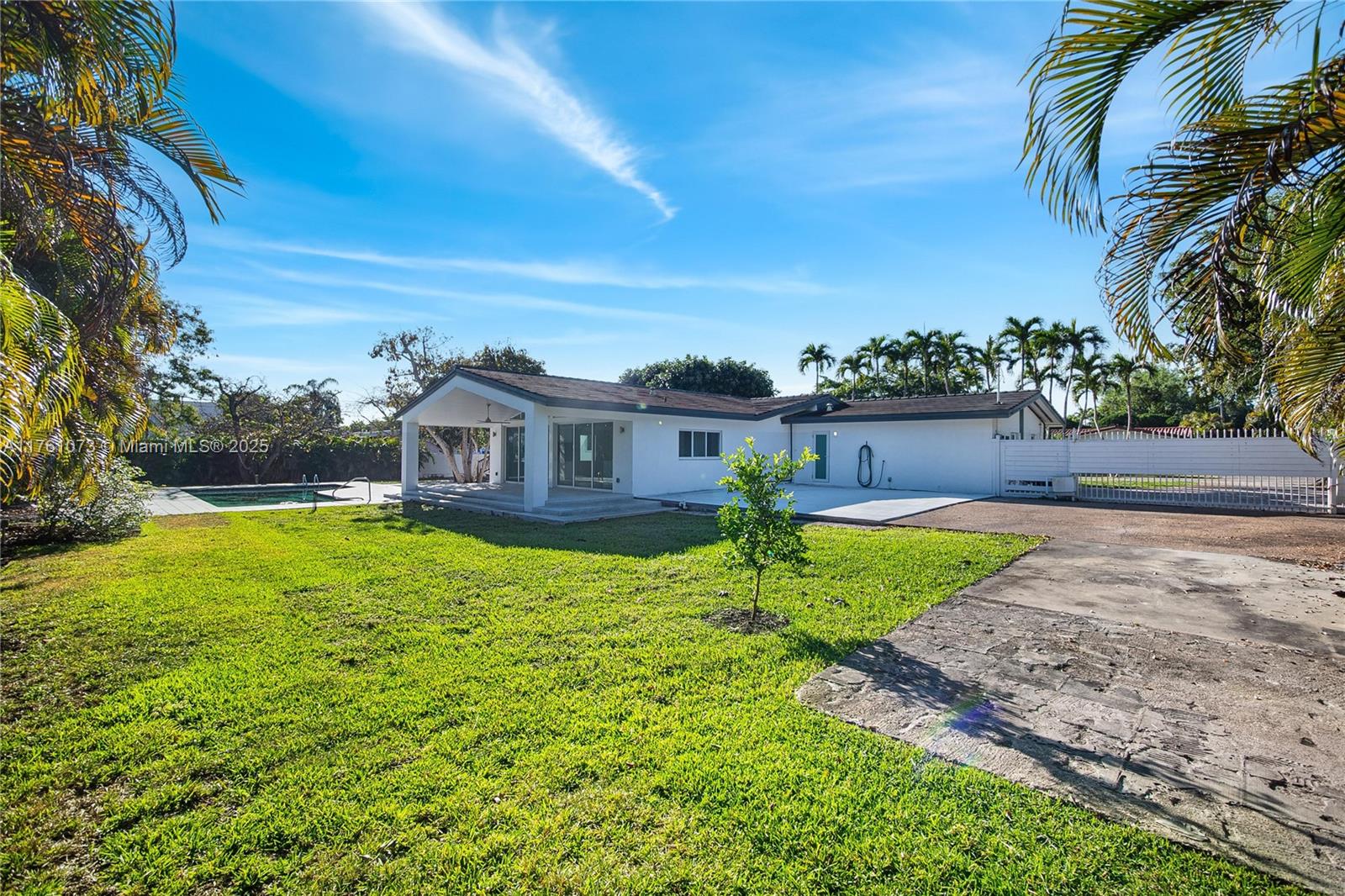 5801 SW 44th Ter