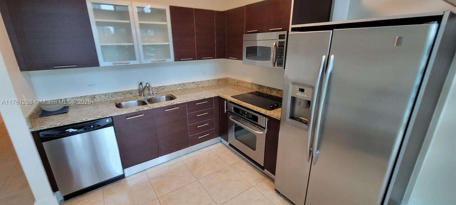 41 SE 5th St # 805