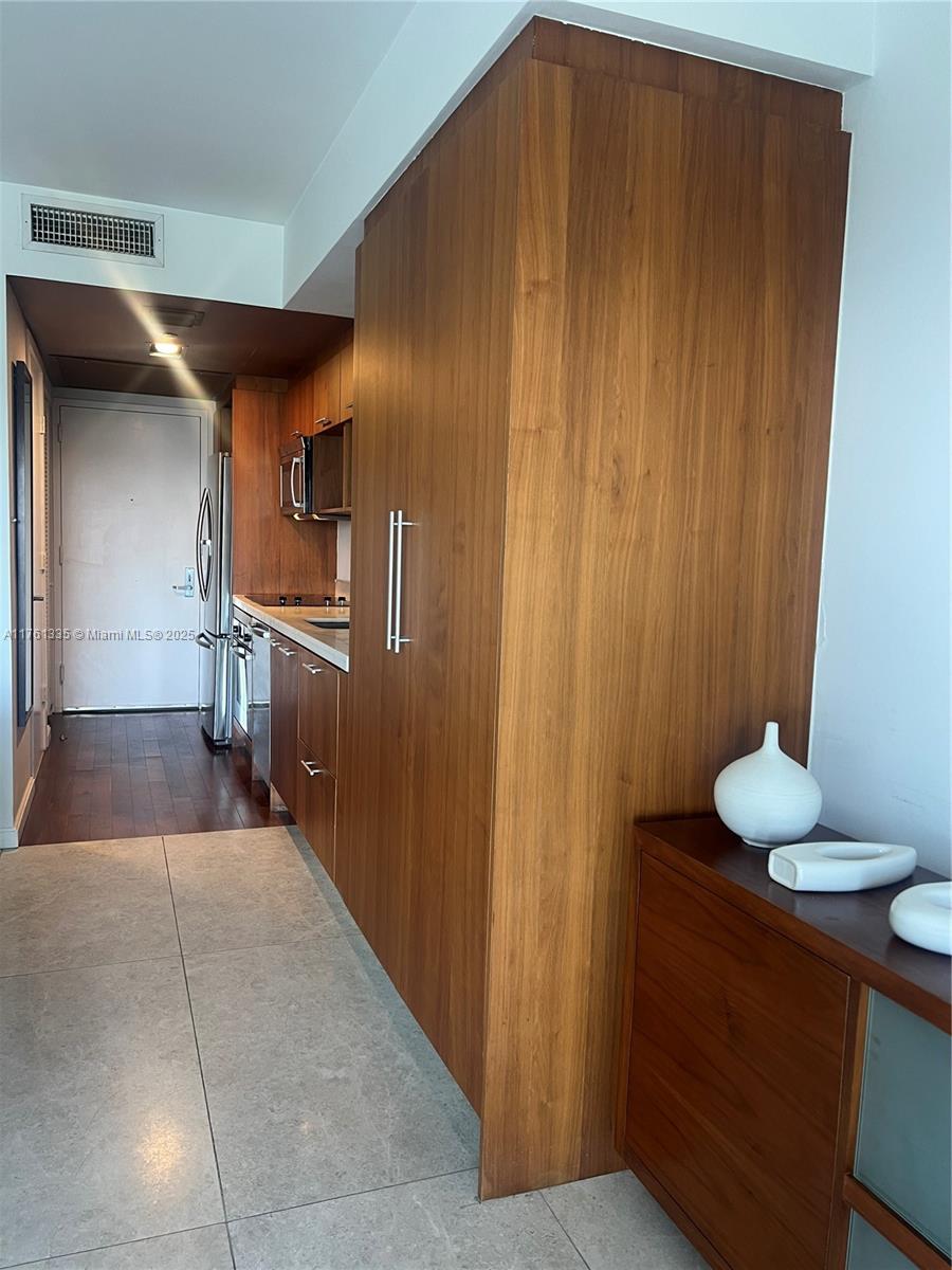50 Biscayne Blvd # 708
