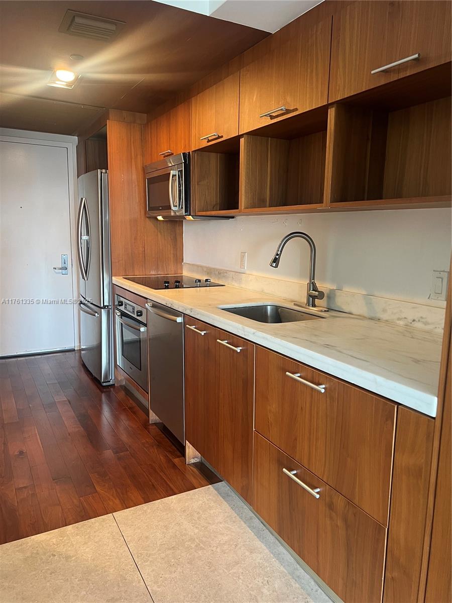 50 Biscayne Blvd # 708