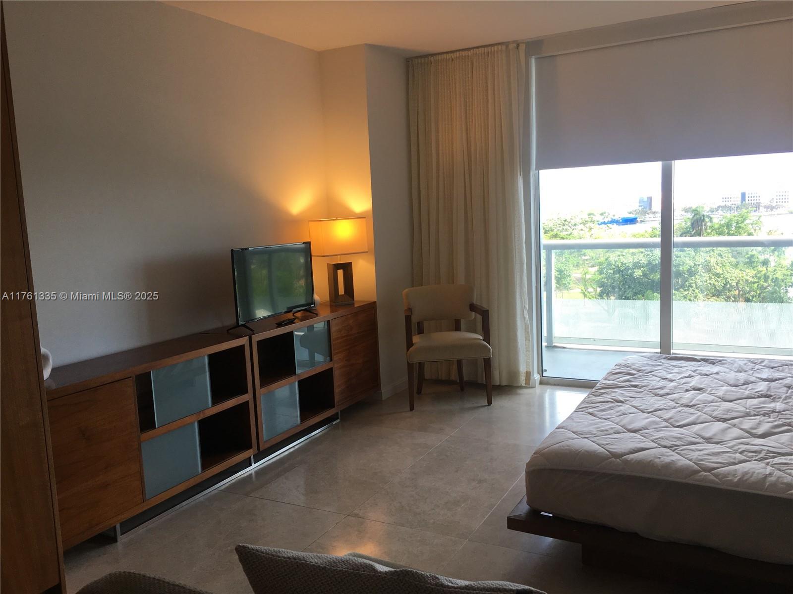 50 Biscayne Blvd # 708