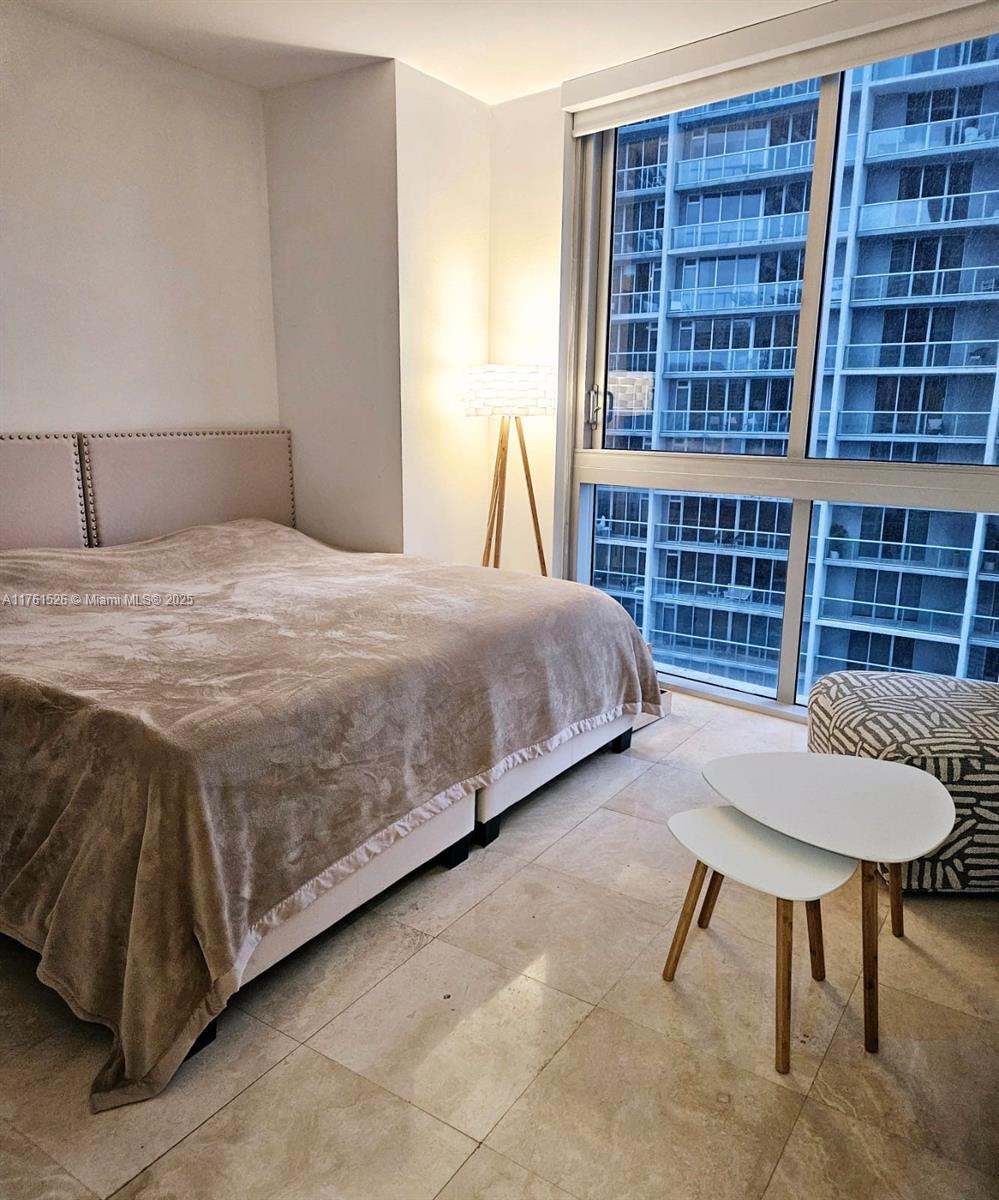 475 Brickell Ave # 2115