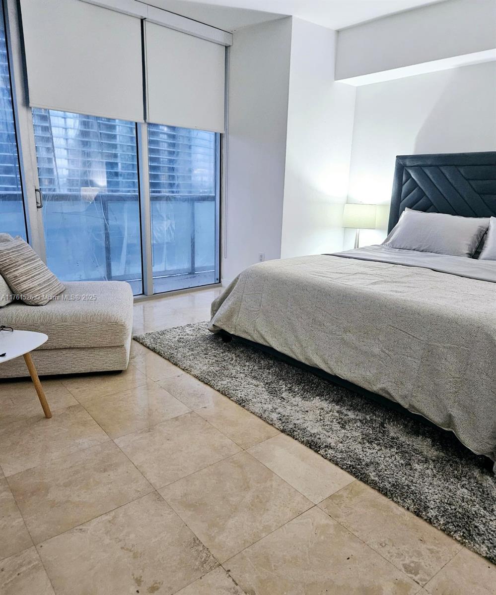 475 Brickell Ave # 2115