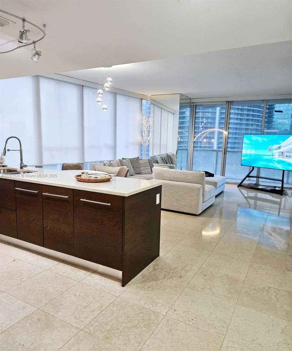 475 Brickell Ave # 2115