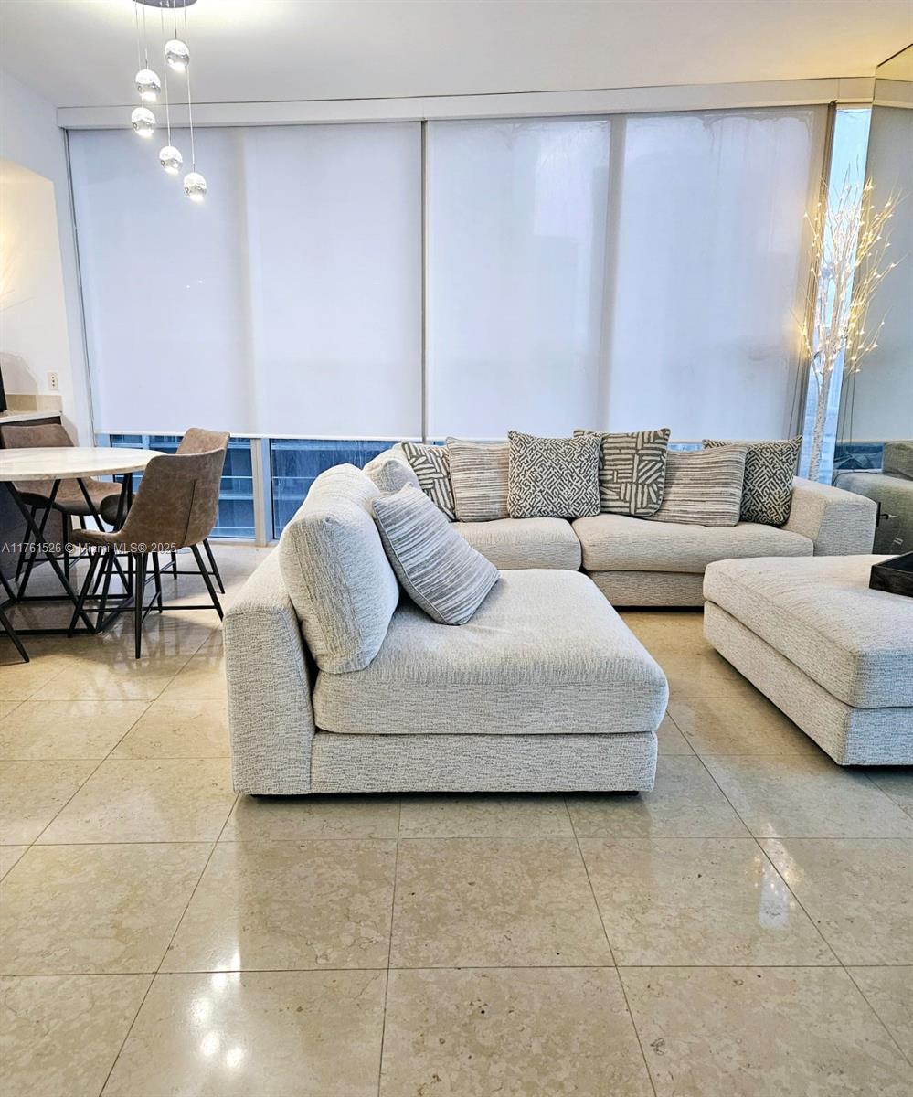 475 Brickell Ave # 2115
