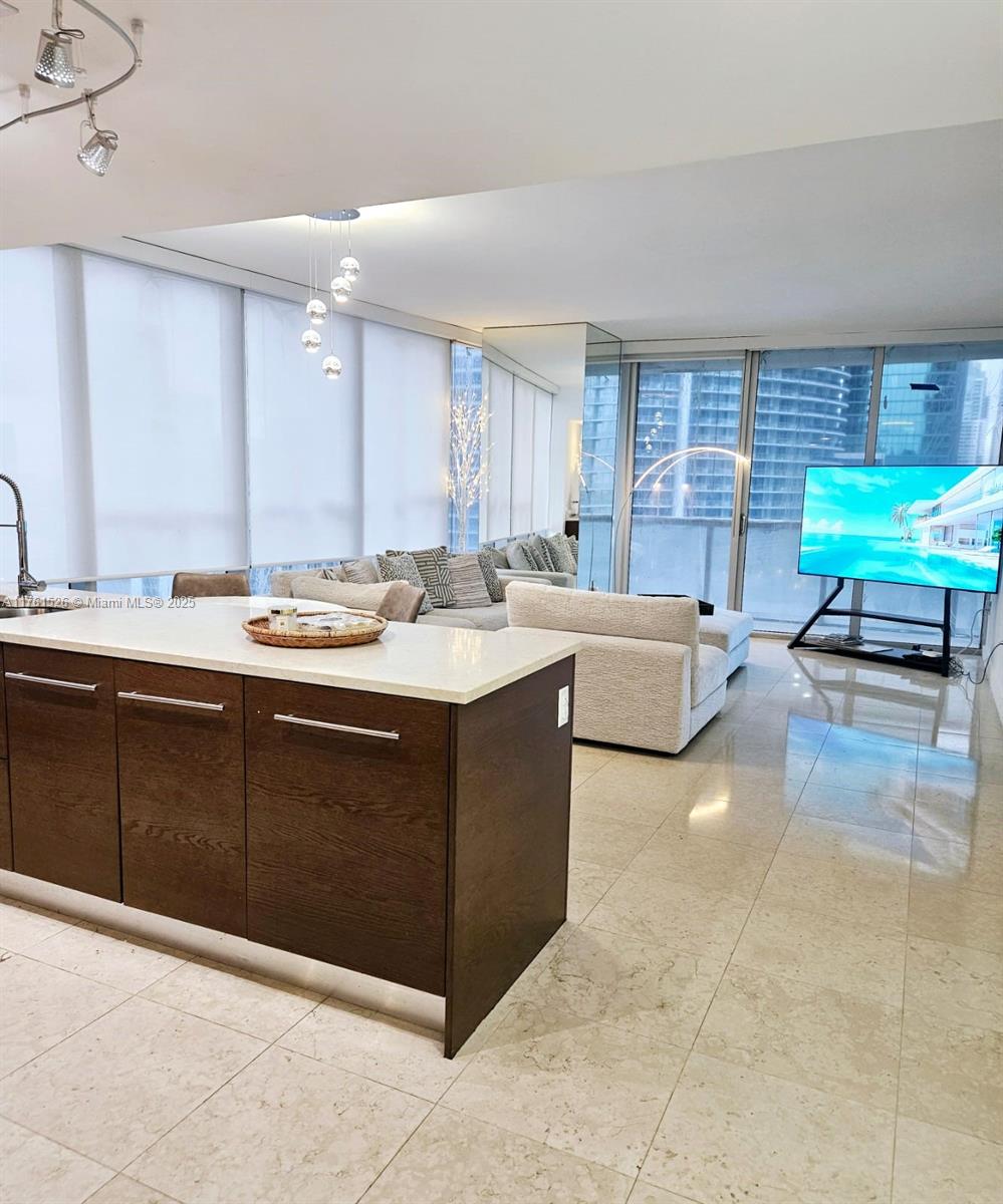 475 Brickell Ave # 2115