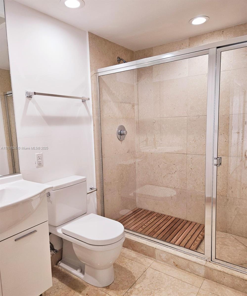 475 Brickell Ave # 2115