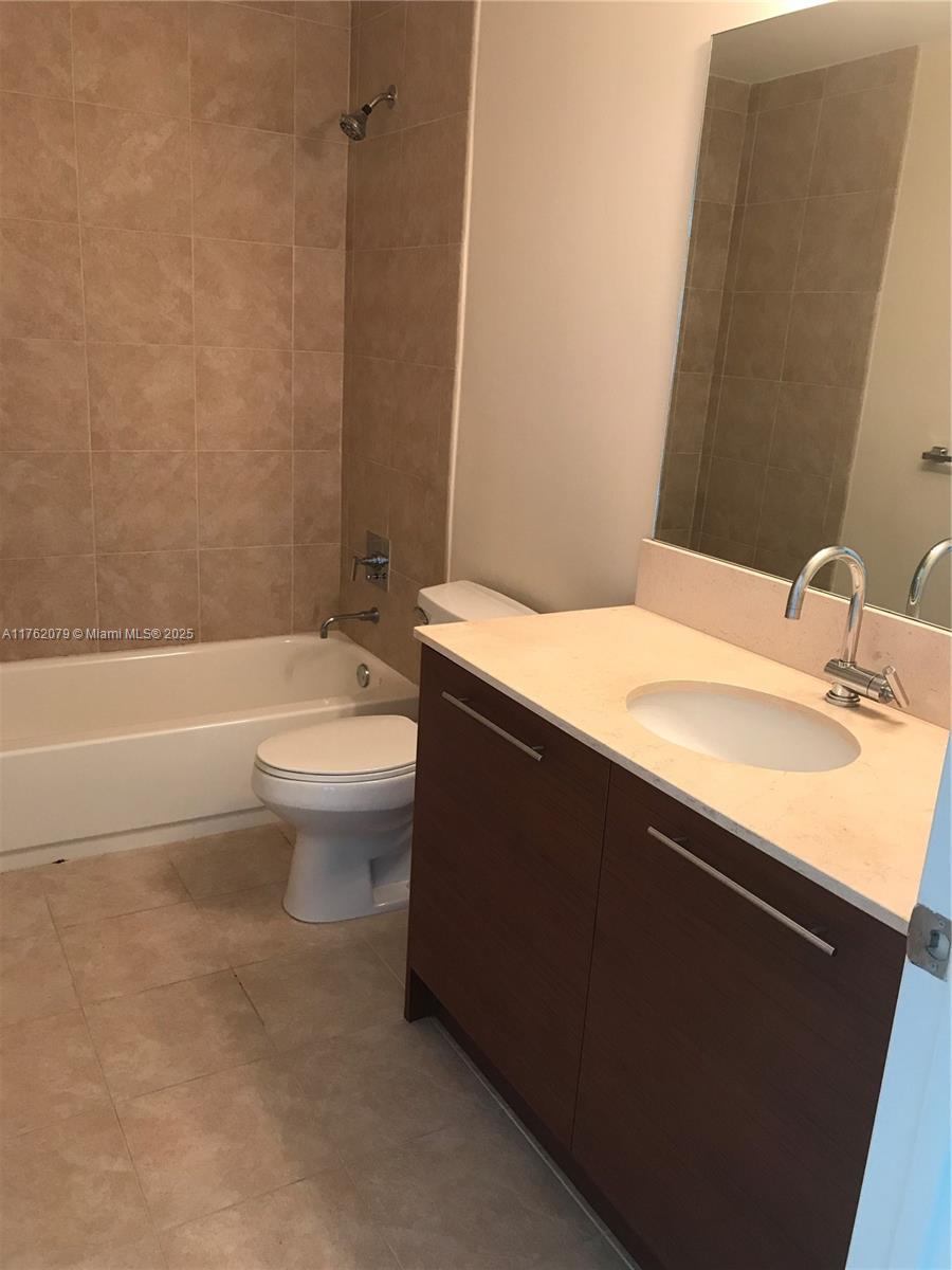 2681 N Flamingo Rd # 1004S