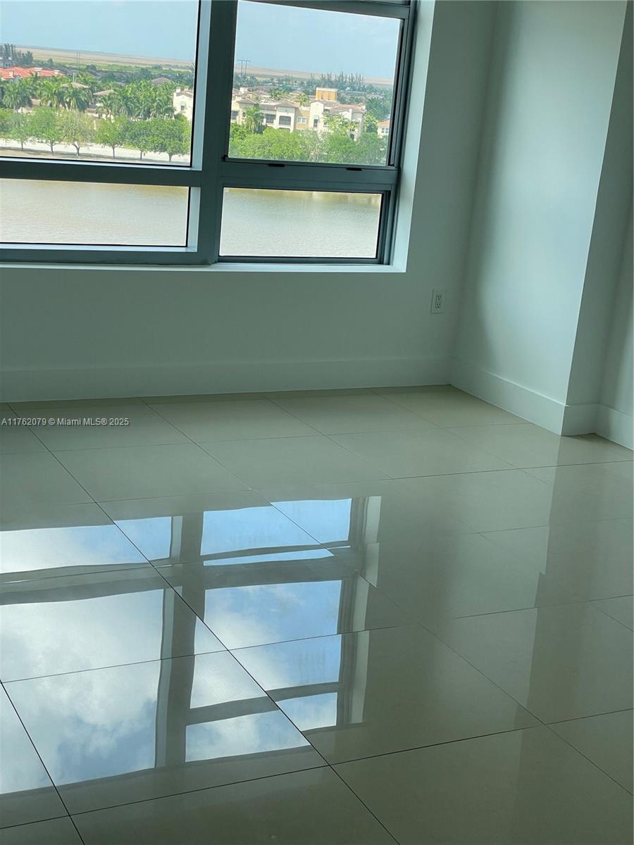 2681 N Flamingo Rd # 1004S