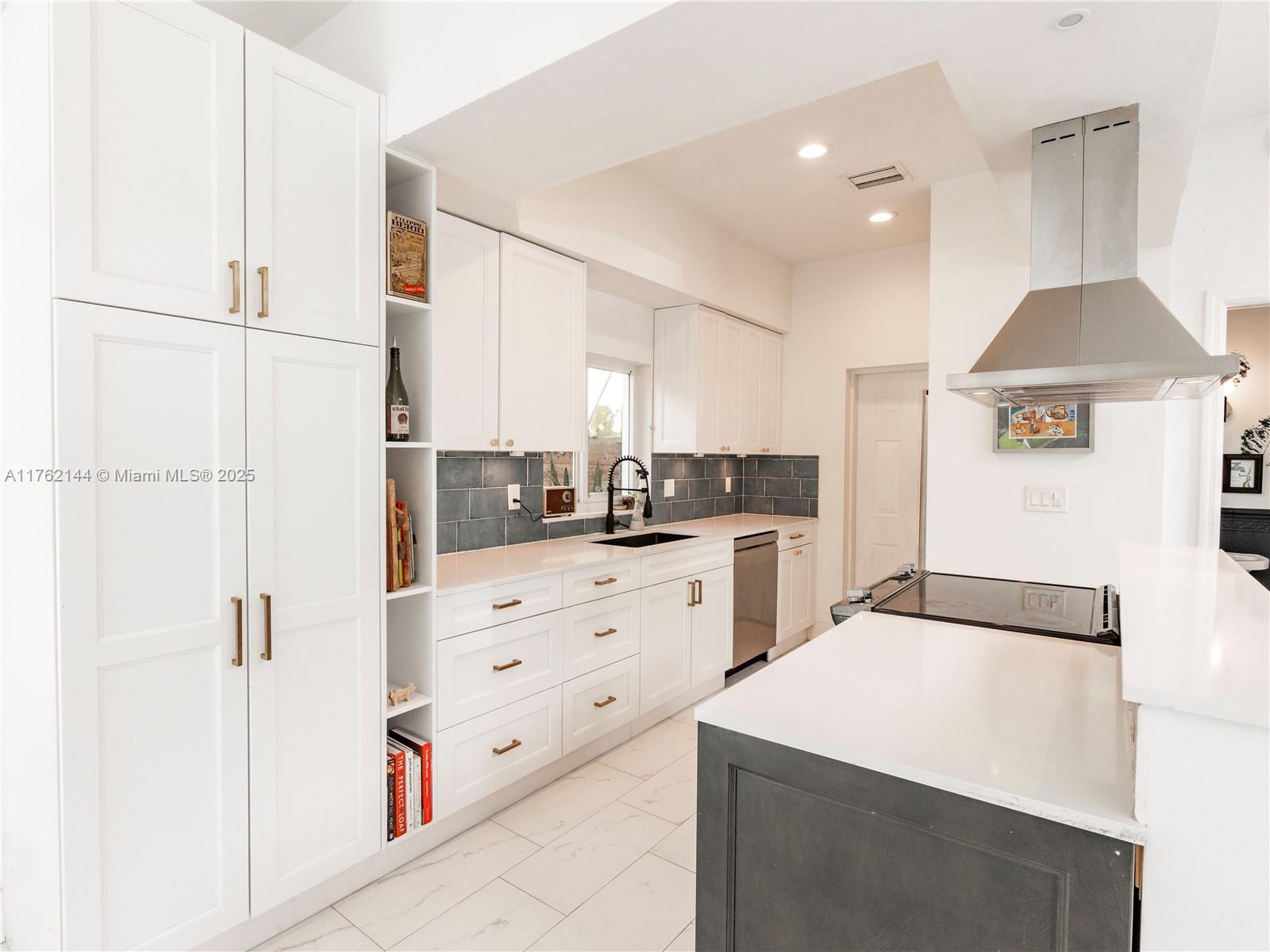 3055 Hibiscus St # 3055